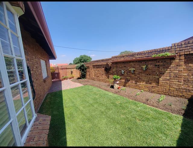 3 BEDROOM FREESTANDING FOR SALE IN SUNAIR PARK